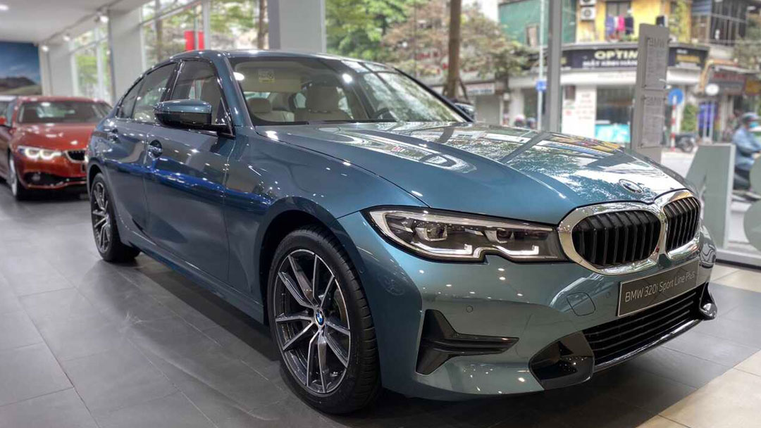 BMW 320i sở hữu rất nhiều những thay đổi về ngôn ngữ thiết kế.