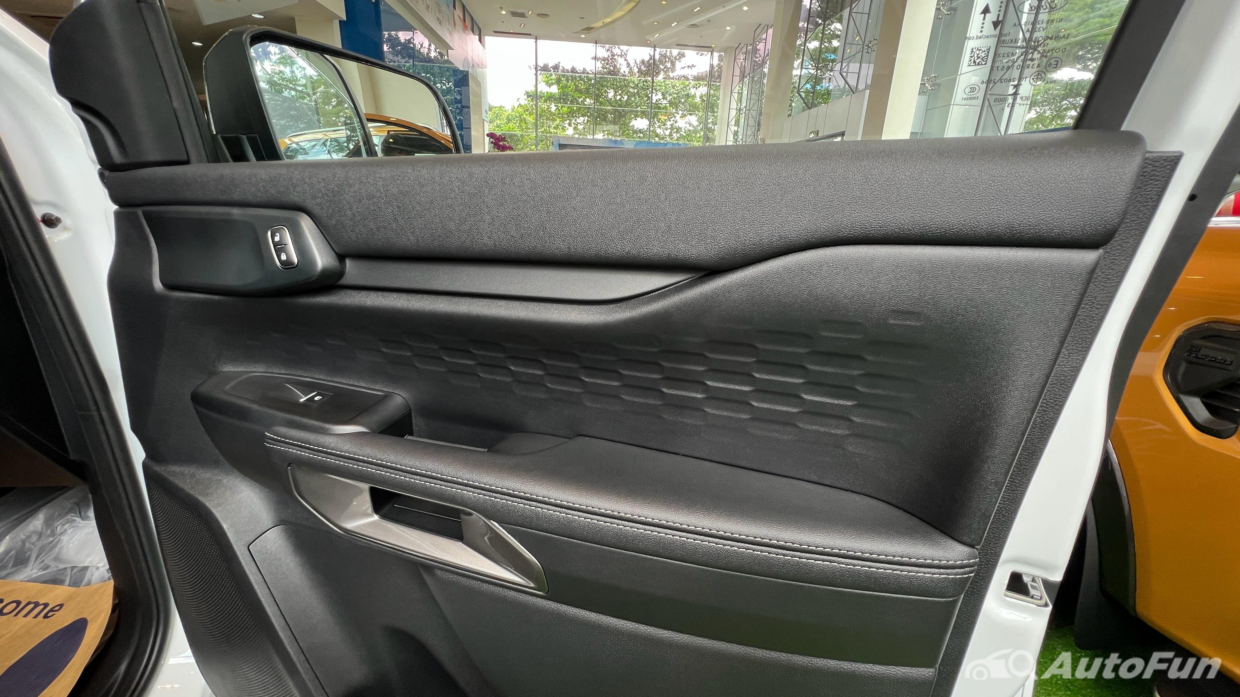 Interior Image 8