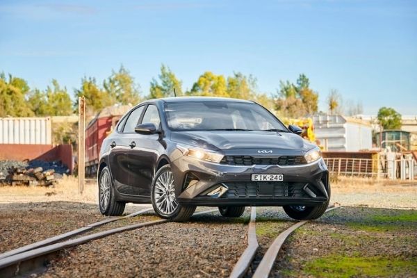 Thông số kỹ thuật KIA K3 (Cerato): Thay nhận diện mới có tạo lợi thế khác biệt