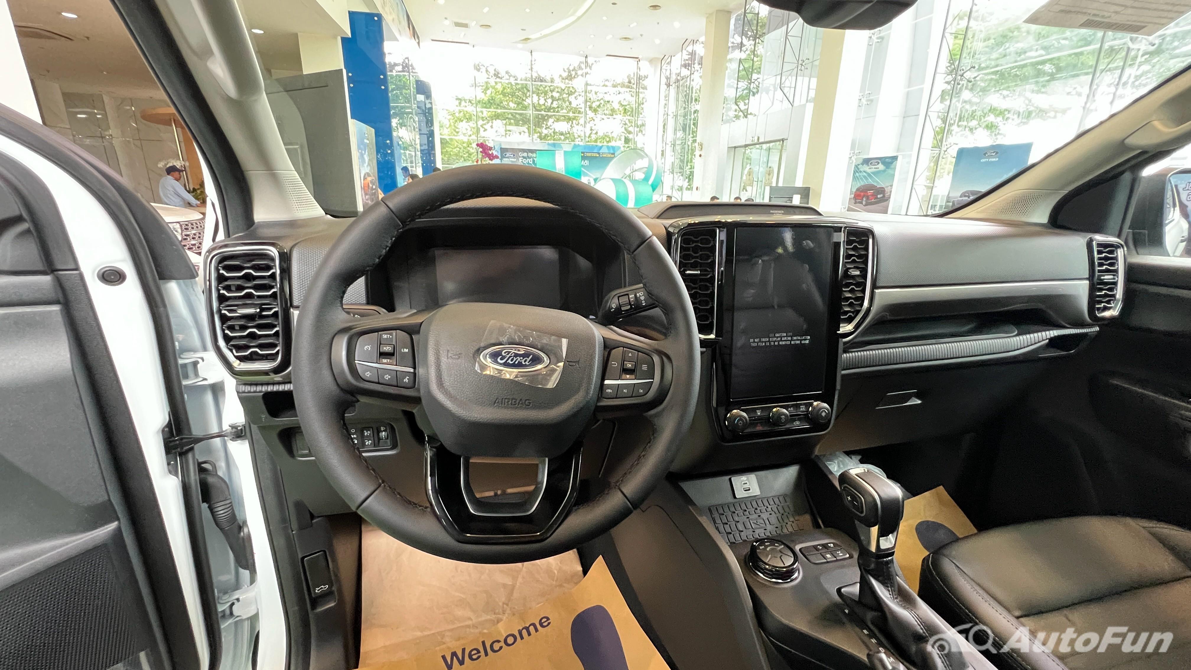 Interior Image 4