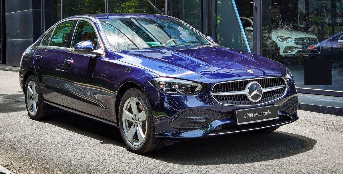 Đánh giá xe Mercedes-Benz C200 Avantgarde: Có gì trong mức giá 1,669 tỷ đồng?
