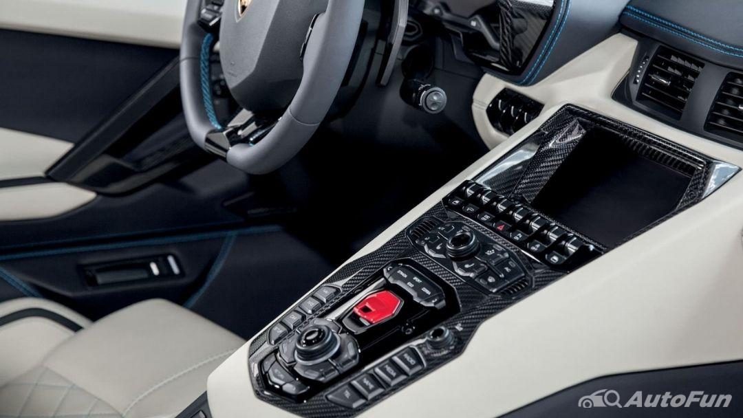 Hệ thống điều hòa của Lamborghini Aventador có khả năng làm mát rất ấn tượng mang đến một không gian cực kỳ trong lành và mát mẻ