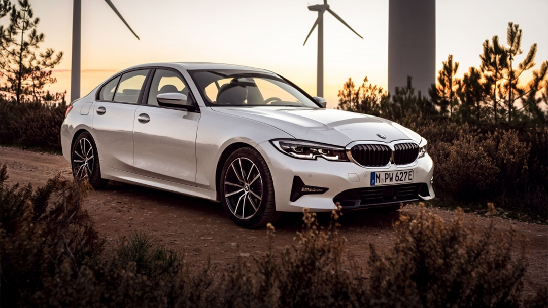 So sánh không gian nội thất BMW 320i 2022: trẻ trung, tiện nghi hiện đại, hấp dẫn nhất phân khúc