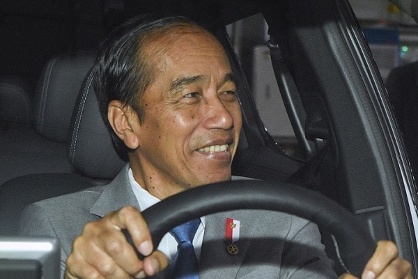 Sau khi VinFast công bố việc mở nhà máy mới tại Indonesia, Tổng thống Joko Widodo thăm thành phố Hải Phòng.