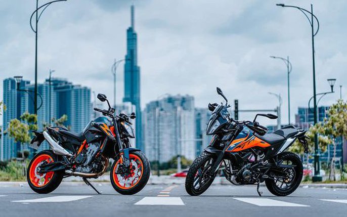 KTM 390 Adventure 2022 và KTM 890 Duke R ra mắt tại Việt Nam