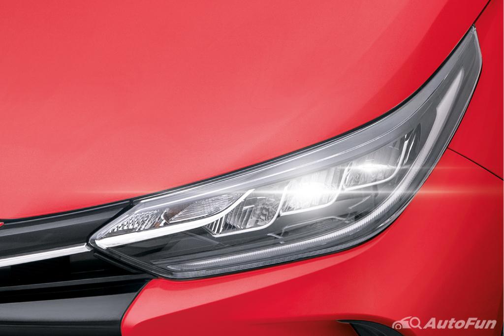 Toyota Vios 2021 vẫn dùng ngôn ngữ thiết kế "Keen Look" đem đến vẻ ngoài đầy thanh lịch. Xe có tổng cộng 7 màu khác nhau