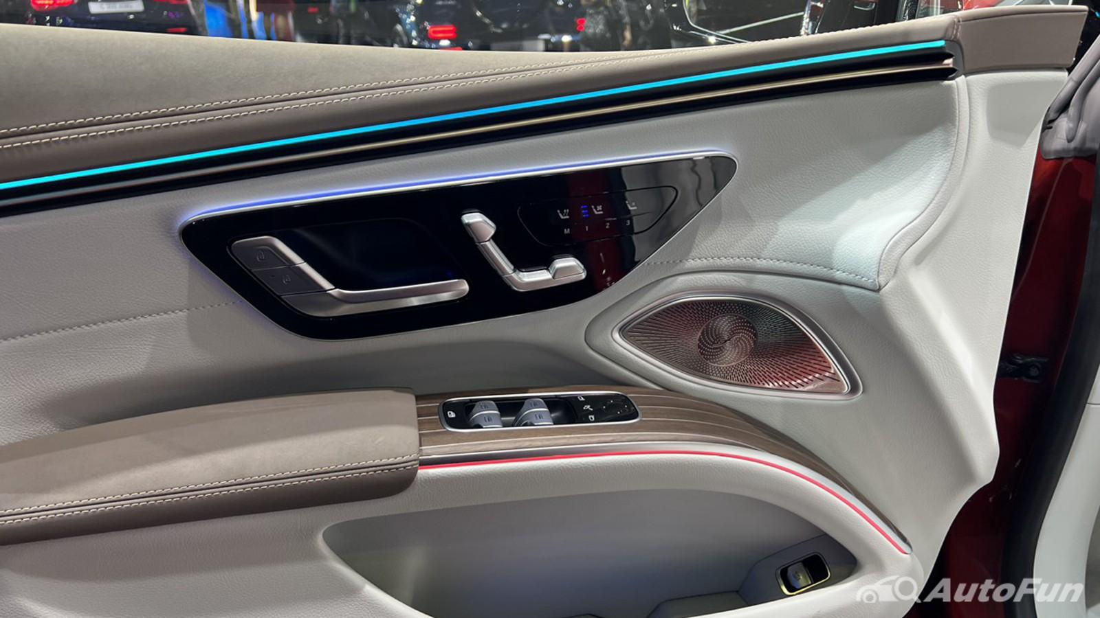 Interior Image 10