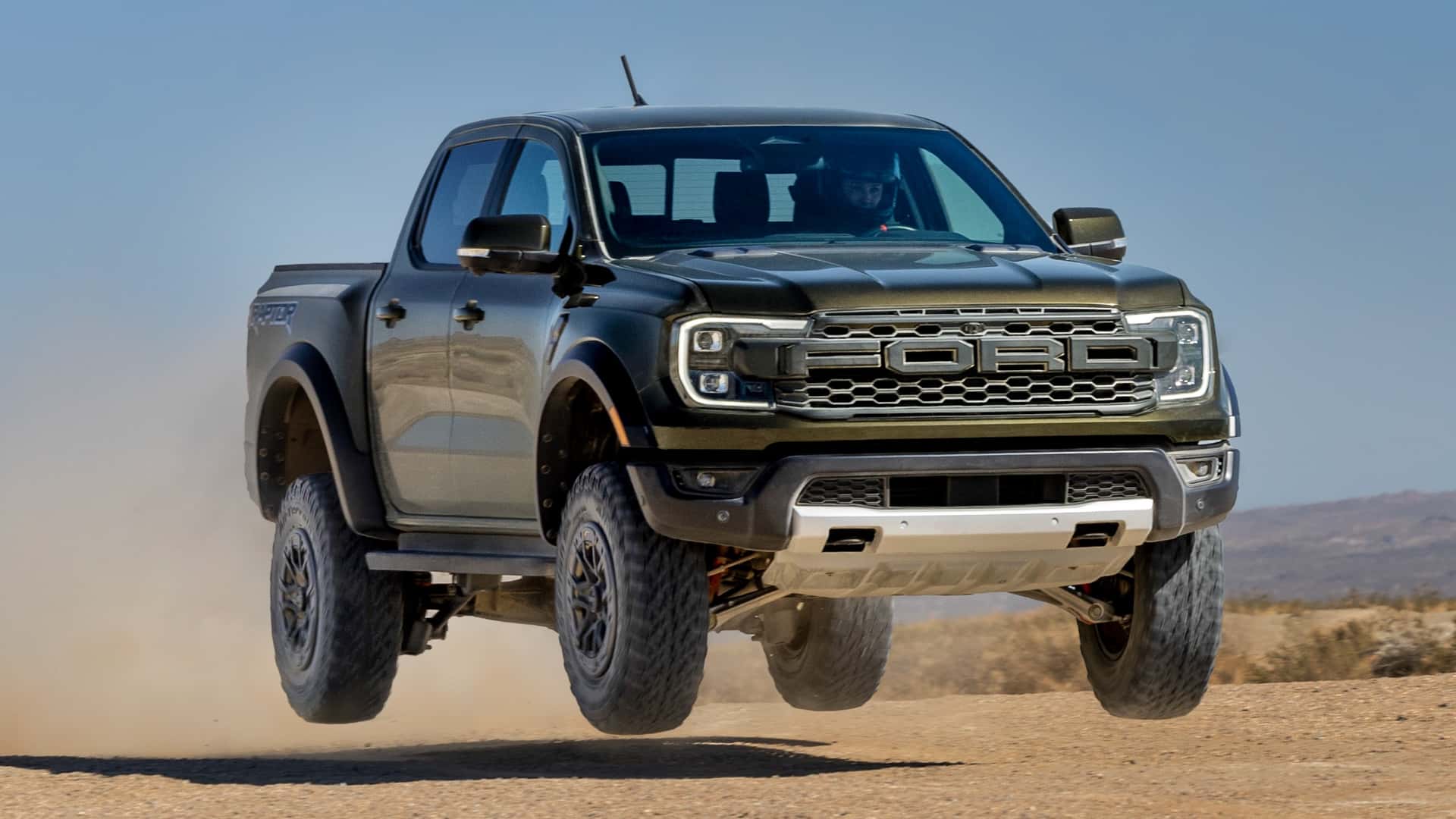 Ford Ranger 2024 tại Mỹ khác gì ở Việt Nam?