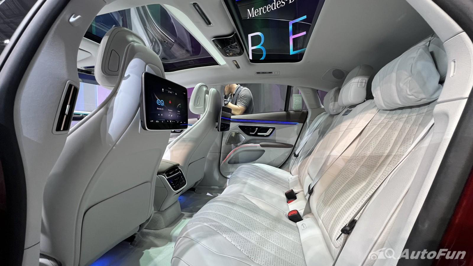Interior Image 11