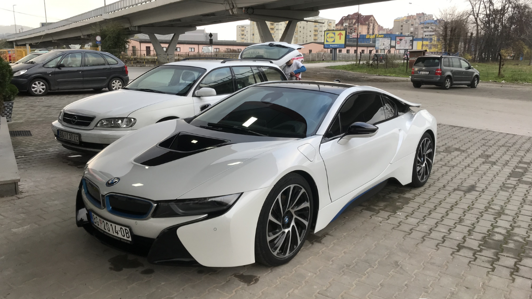 5 lý do khiến bạn không thể bỏ lỡ chiếc siêu xe BMW i8