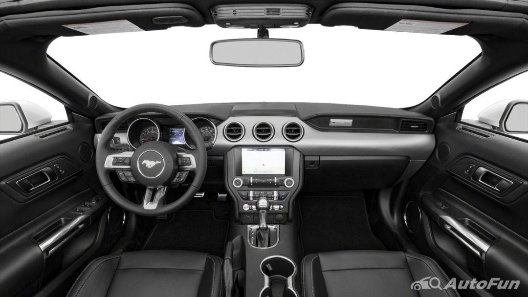 Ford Mustang 2021 sở hữu phong cách thể thao với nhiều đường viền tròn