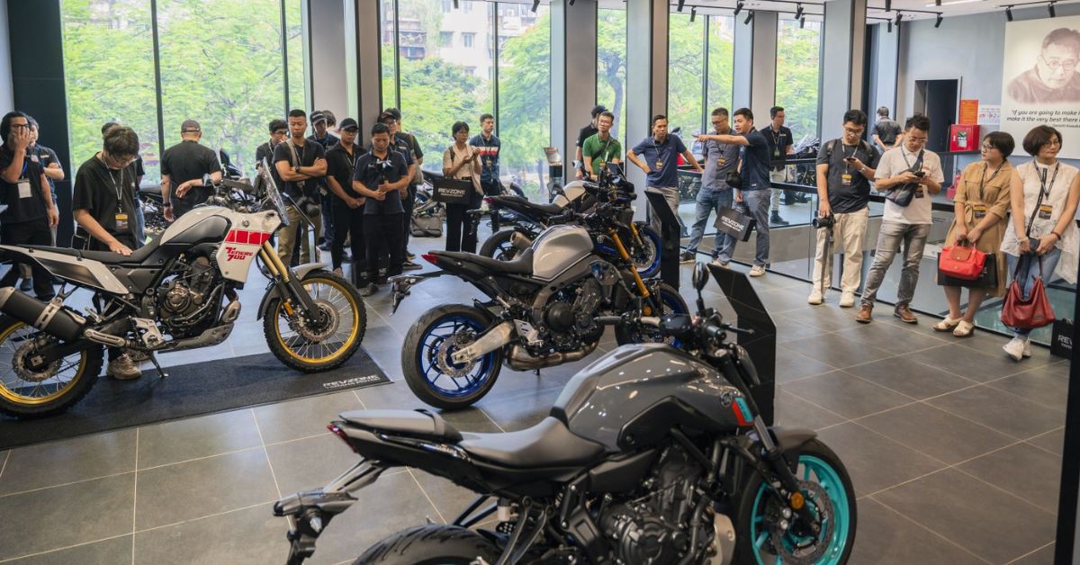 Những mẫu xe phân khối lớn được trung bày tại showroom Yamaha mới khai trương ở Hà Nội