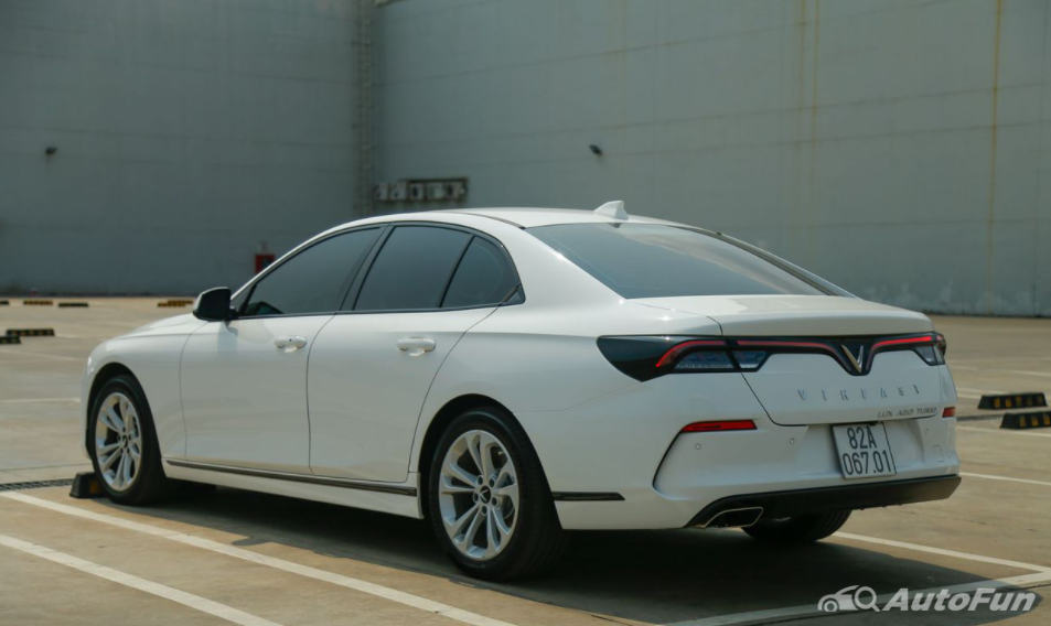 VinFast Lux A2.0 được phát triển dựa vào phong cách nền tảng của BMW 5 Series - một mẫu xe đến từ thương hiệu Đức