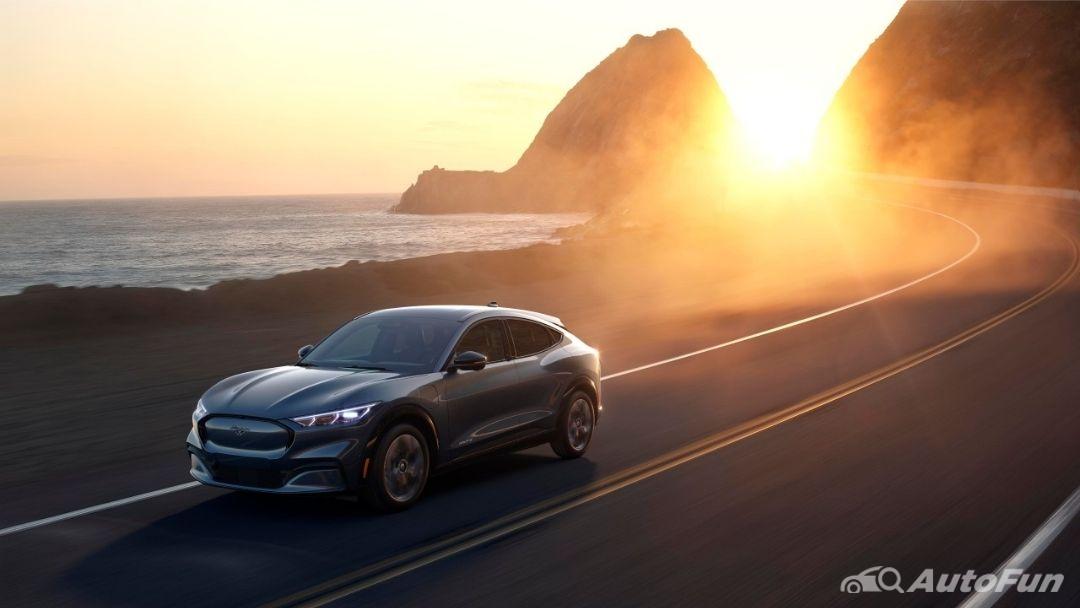 Ford Mustang 2021 sẽ hoàn toàn chiếm được sự thích thú từ giới trẻ tuổi và đam mê tốc độ kèm theo đẳng cấp từ thiết kế